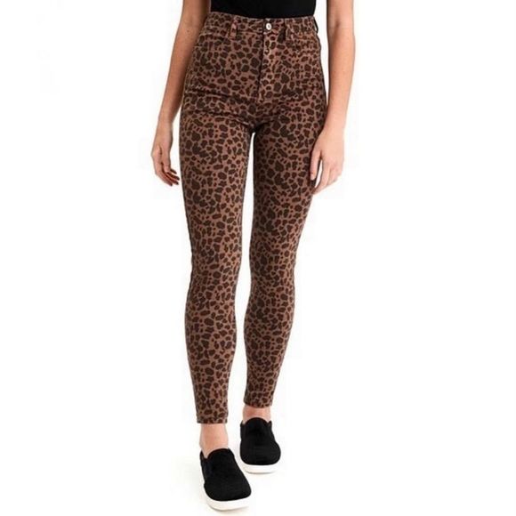 American Eagle Outfitters Denim - NWOT American Eagle Ne(x)t Level Stretch Super Hi-Rise Jeans Leopard - SIZE 6